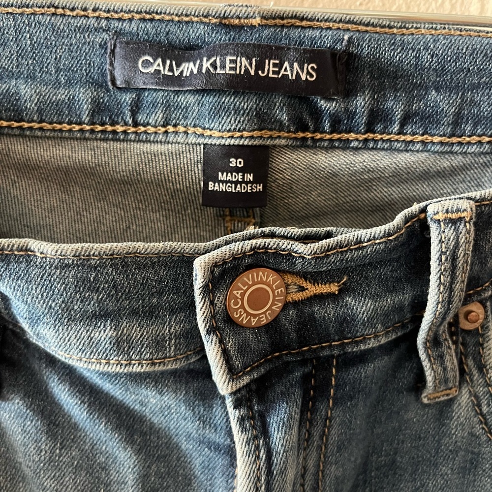 ✅ NWOT - Calvin Klein Jeans - Distressed High-Rise Straight Leg Jeans - Size 30 - Picture 7 of 12